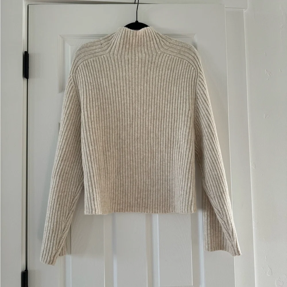H&M Sweater - Picture 3 of 5